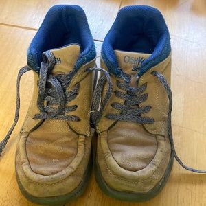 Size 2 boys OshKosh boots